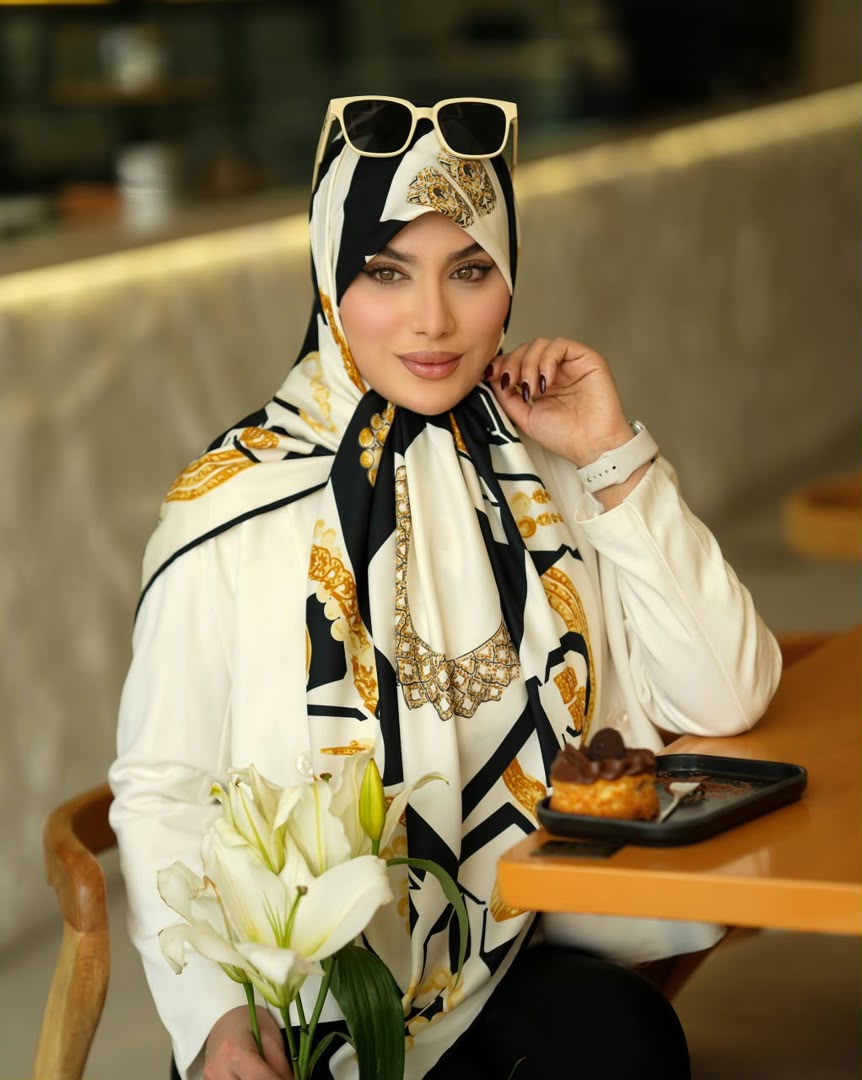 روسری توییل طرح کارتیر