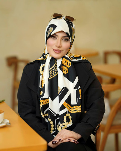 روسری توییل طرح کارتیر